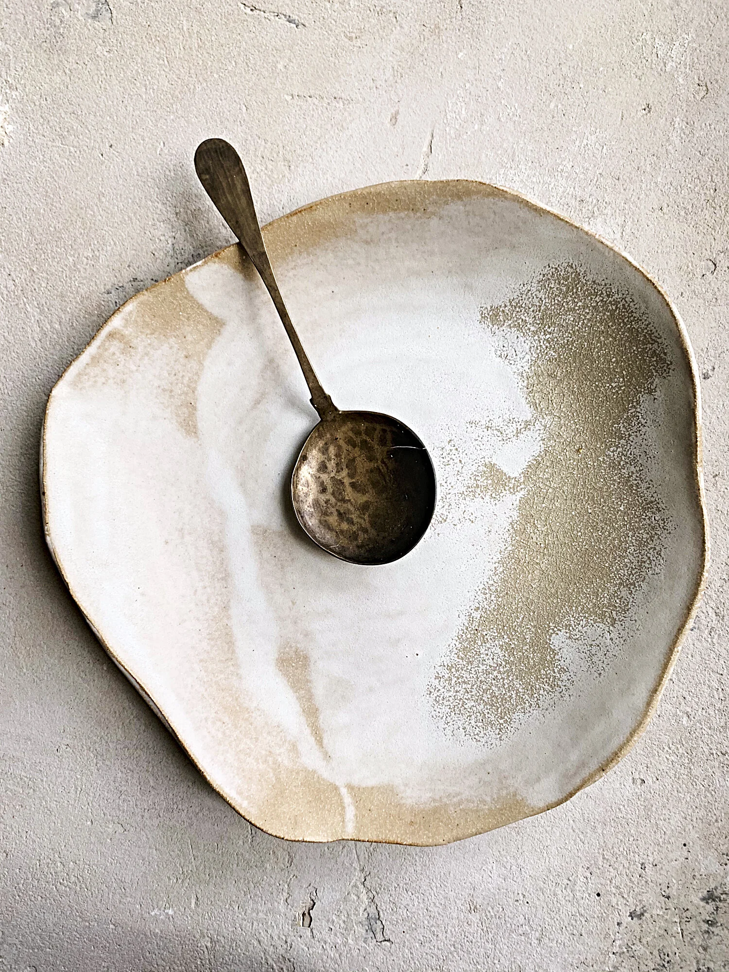 big white serving bowl 