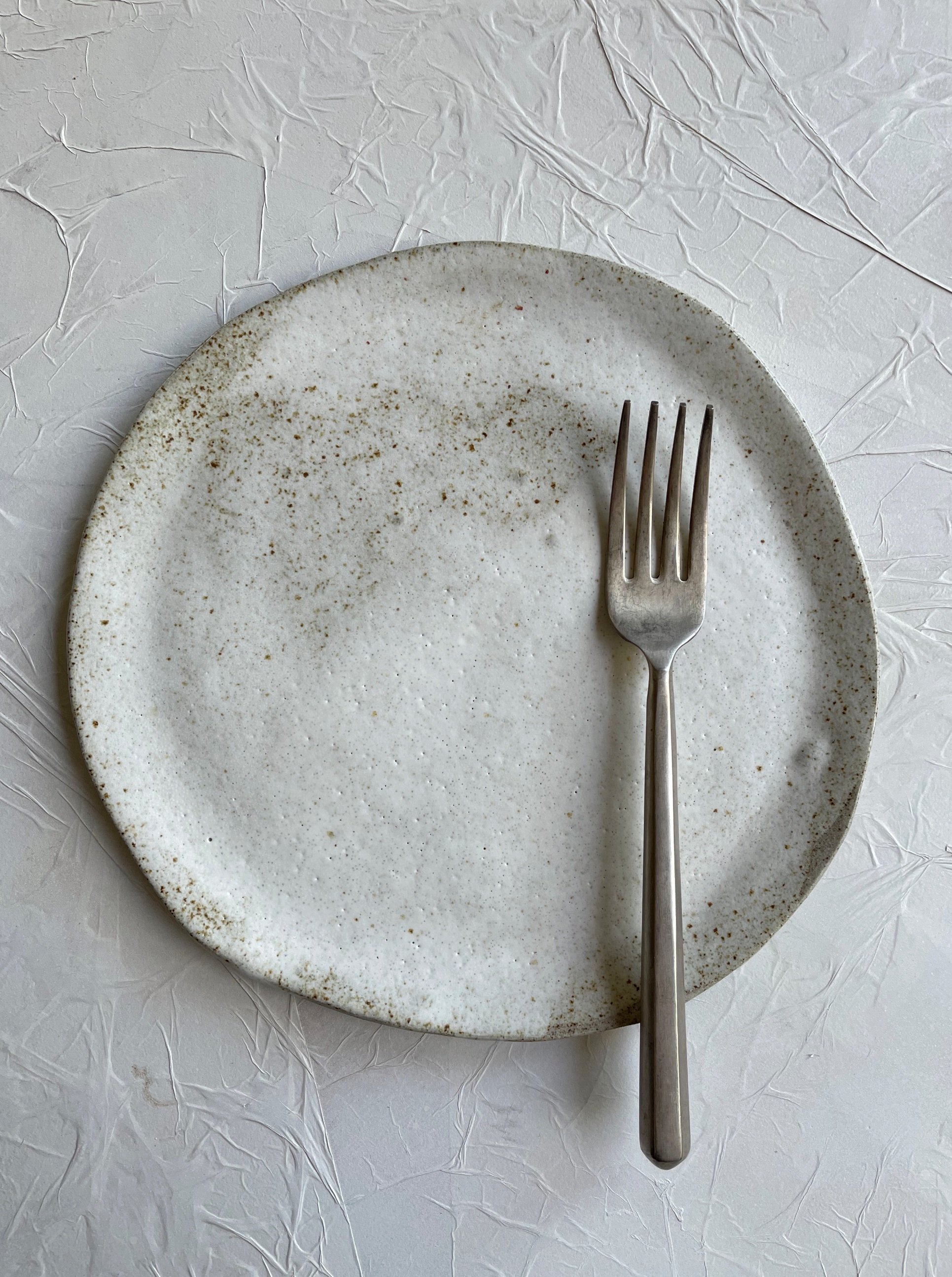 white/natural plate
