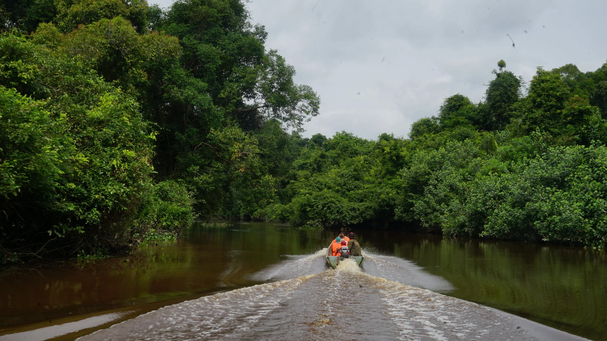  Boat ride to Rambut River 