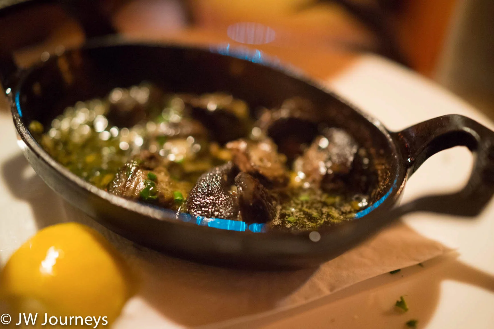 Toulouse petit happy hour escargot