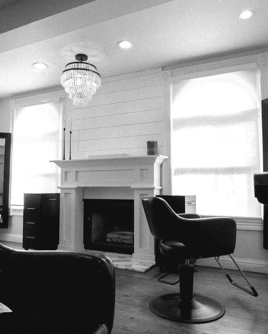 Big News! Minx is growing and has 2 full-time and 2 part-time booth rental spaces available. Semi-private suites and main salon floor spaces. We've created something truly special here, if you're interested in learning what sets Minx apart shoot us a