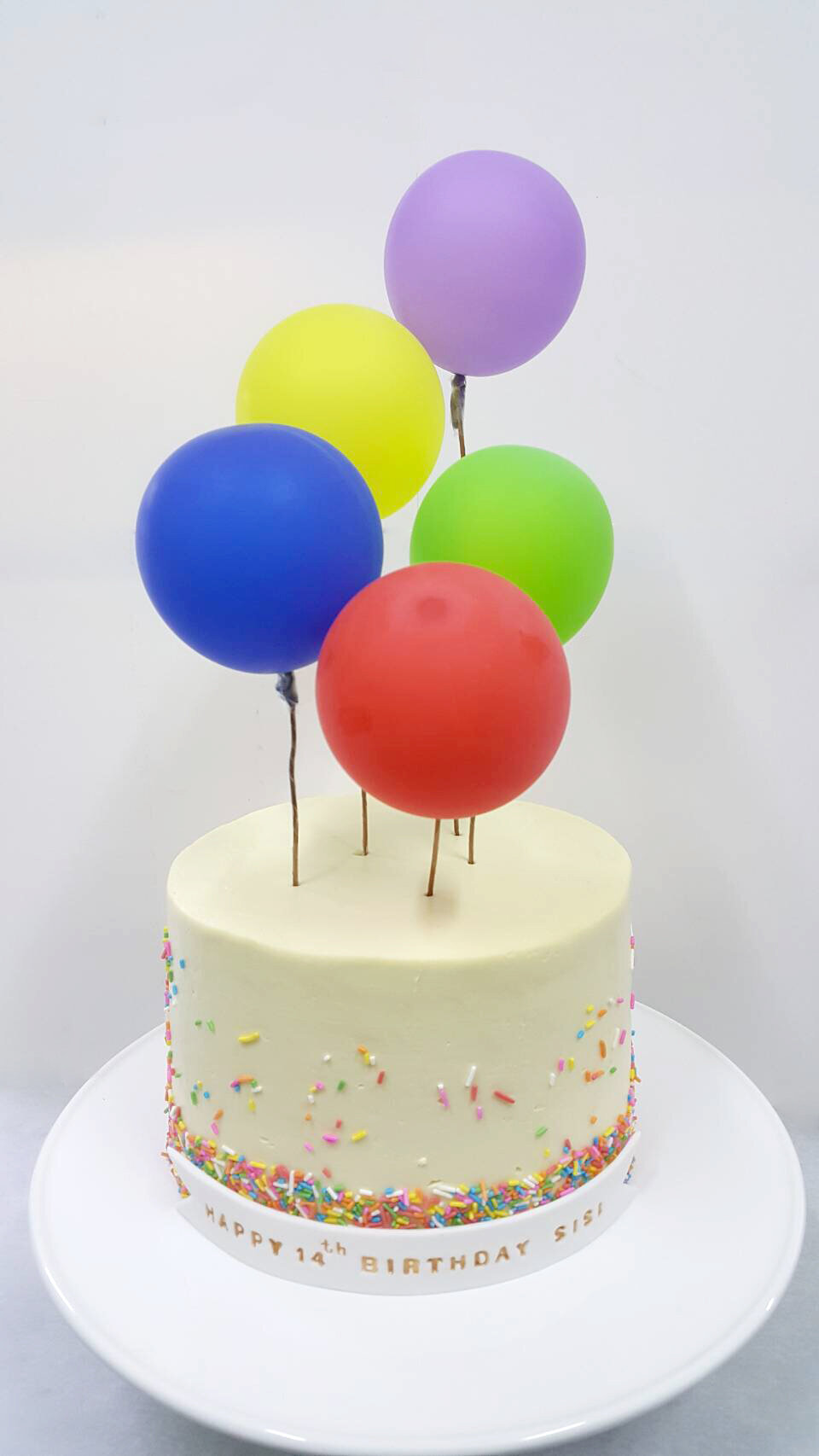 Balloon Birthday - Vanilla or Chocolate Sponge with Buttercream