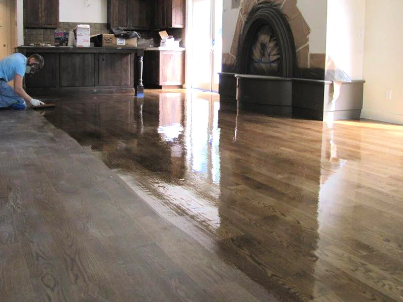 floor-applying-finish-1.jpg