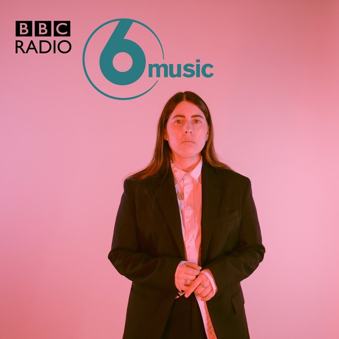 Thank you @anniemacmanus for giving @sorcha.richardson a spin this morning on @bbc6music 🔥

📸 @mollykeanephoto 

@factionmusicie