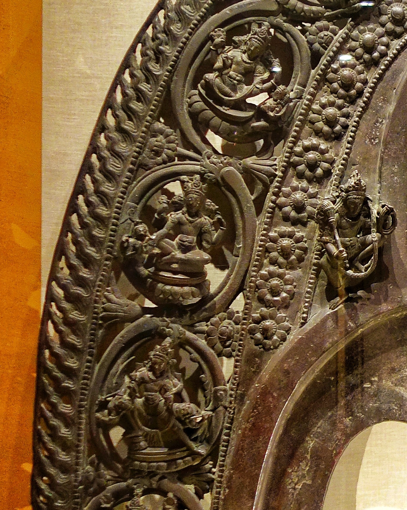 vaishnava-avatar-8thcentury-bronze-spsmuseum-srinagar-kashmir