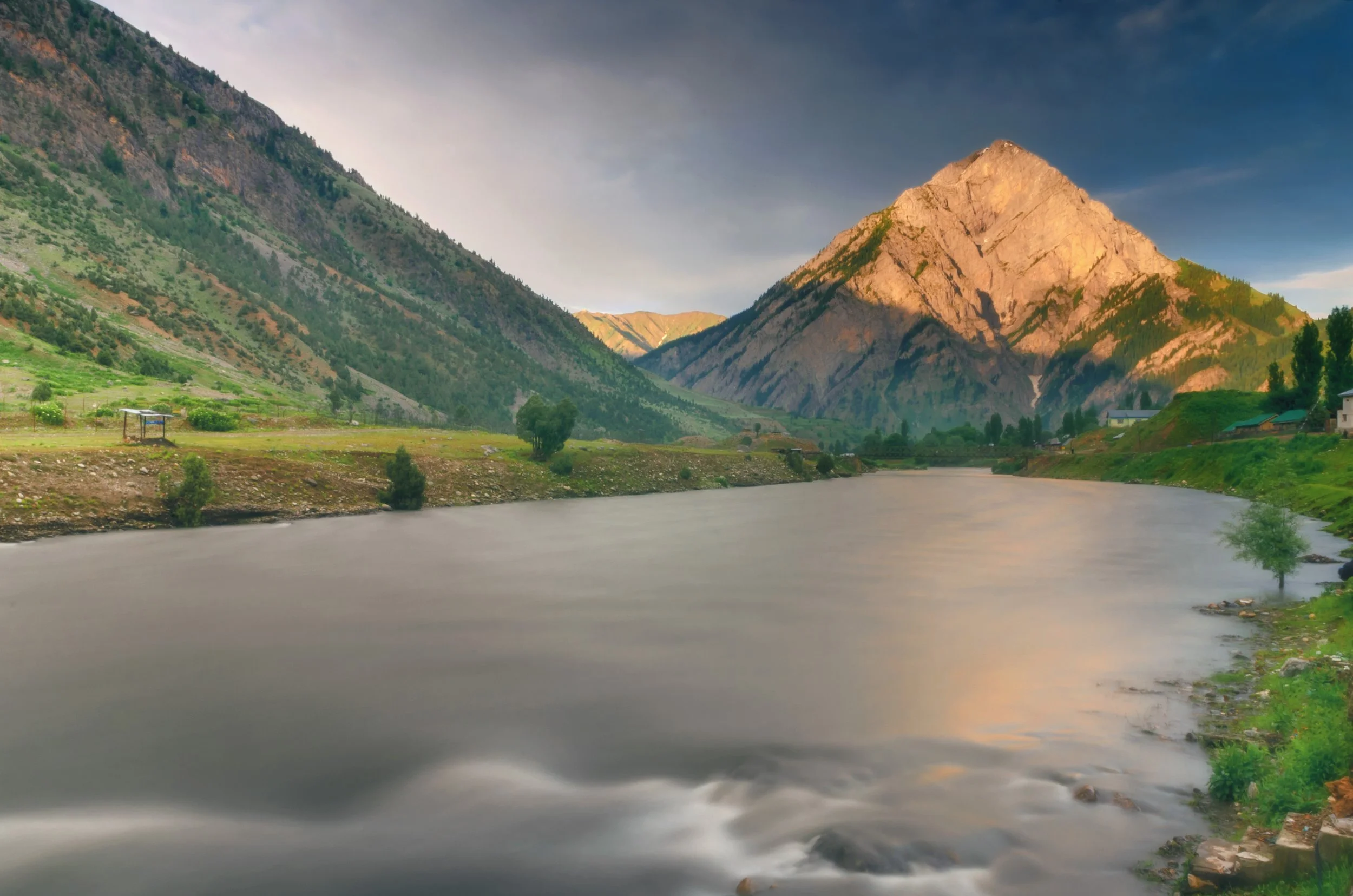 The Habba Khatoon Peak