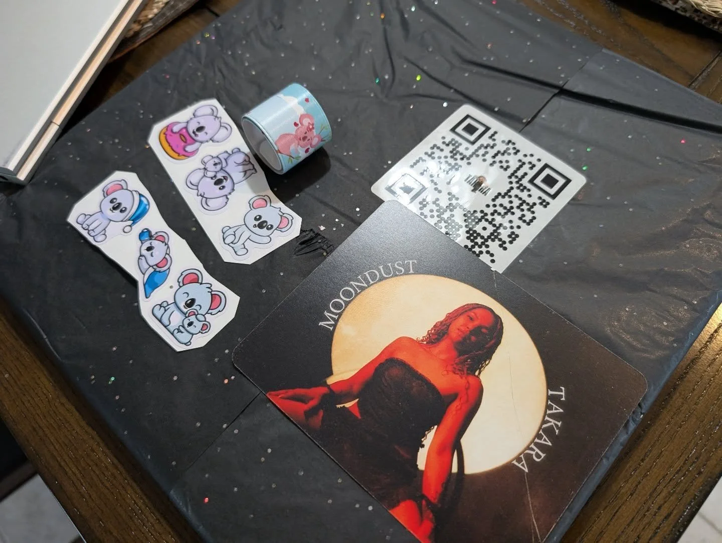 Just got a new record for my collection from @takarathekoala ! It has all her latest hits and some new tunes 🖤 And it even came with a very heartfelt letter. Thanks for the merch, love!