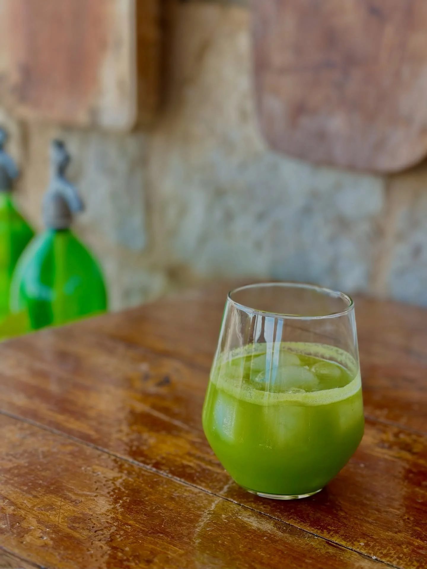 Cucumber, apple, fennel and celery - morning juice packed full of vitamins
#gonesolta
#cucumber #apple #fennel
#travel #traveling #travelpics #travelInspiration 
#vacation #vacations #vacationmode #vacationtime
#thebestdestinations #holiday #trip #f