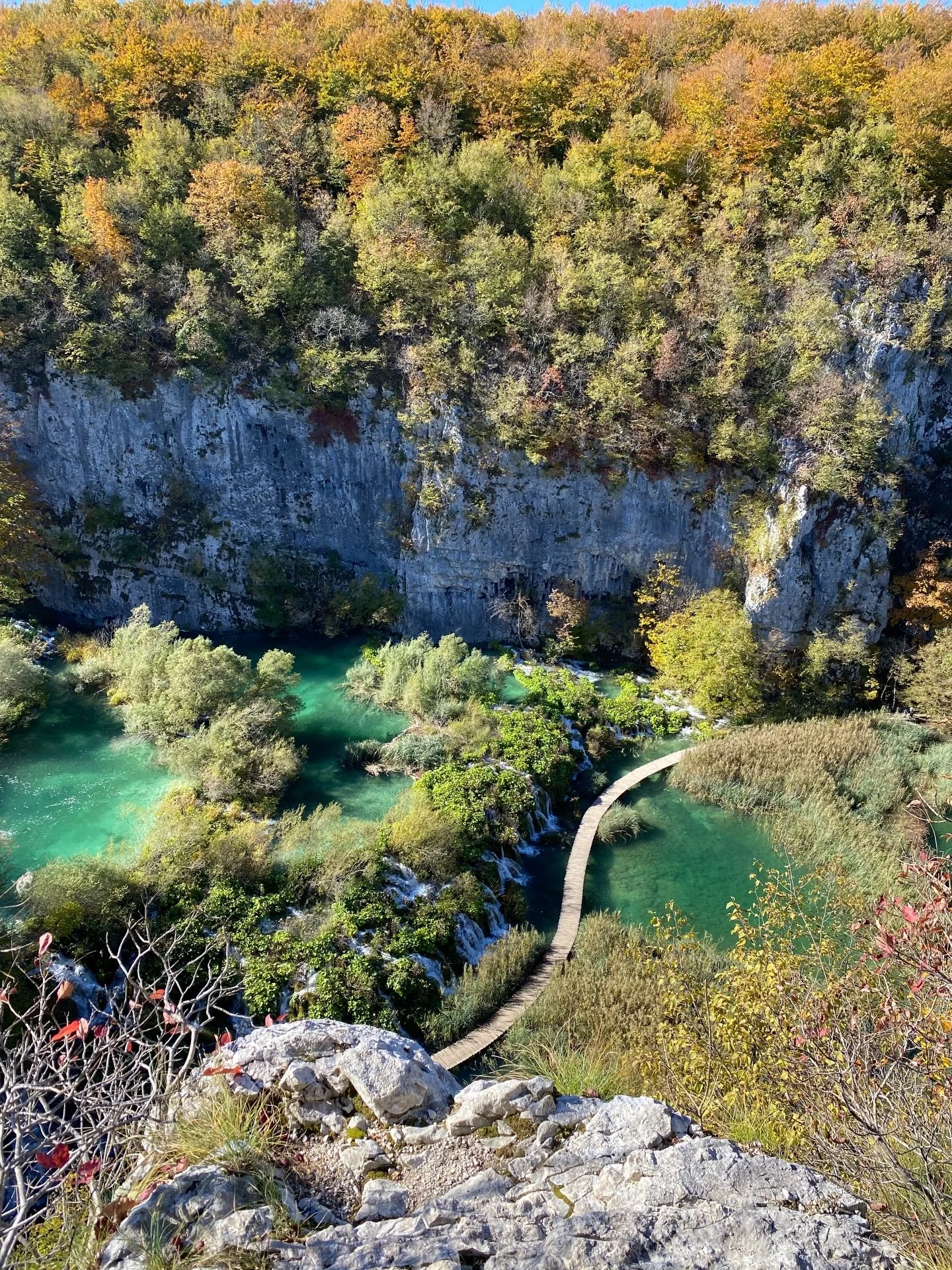 The national park of Plitvice is stunning - especially in the fall. It is the oldest and largest national park in Croatia, with more than 16 cascading lakes and 90 waterfalls.

#gonesolta
#Plitvice #nationalpark #waterfalls
#travel #traveling #travel