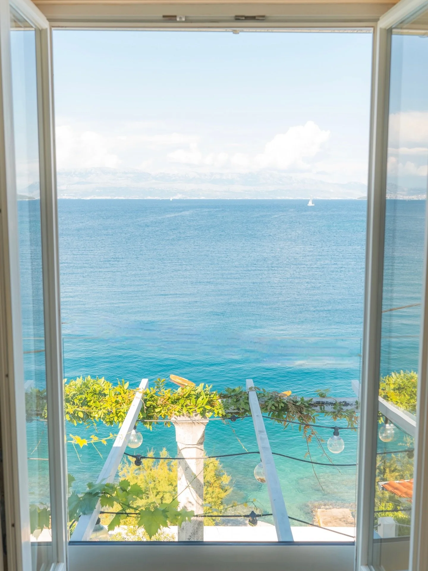 Fjaka is our biggest unit, with space for up to six people. It&rsquo;s typically fully booked during the season, but if you are fast, we still have a few available weeks in May and June.

#travel #vacation #islandlife #croatia #dalmatia