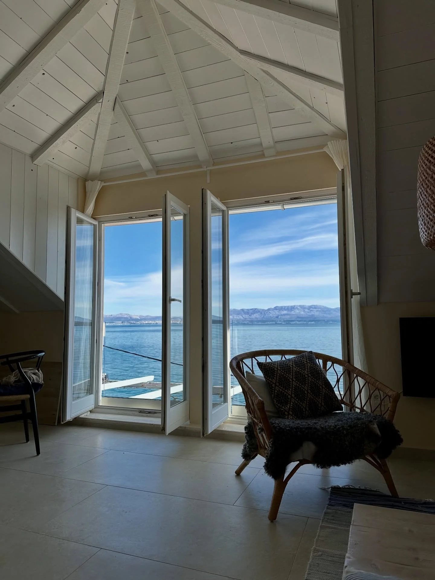 The view from our Fjaka unit always makes us smile....

#travel #vacation #islandlife #croatia #dalmatia