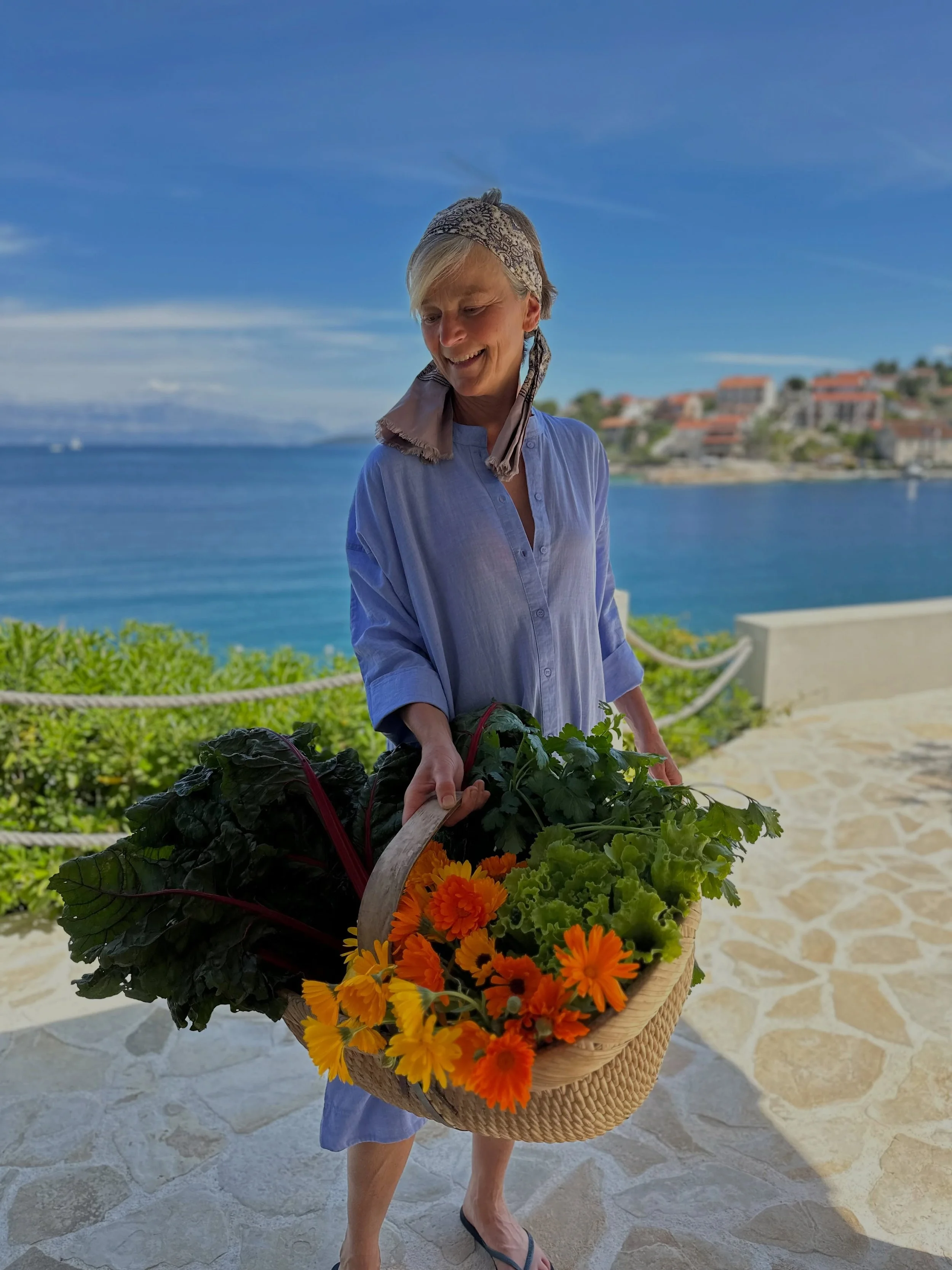 Gifts from the garden.

#travel #vacation #islandlife #croatia #dalmatia