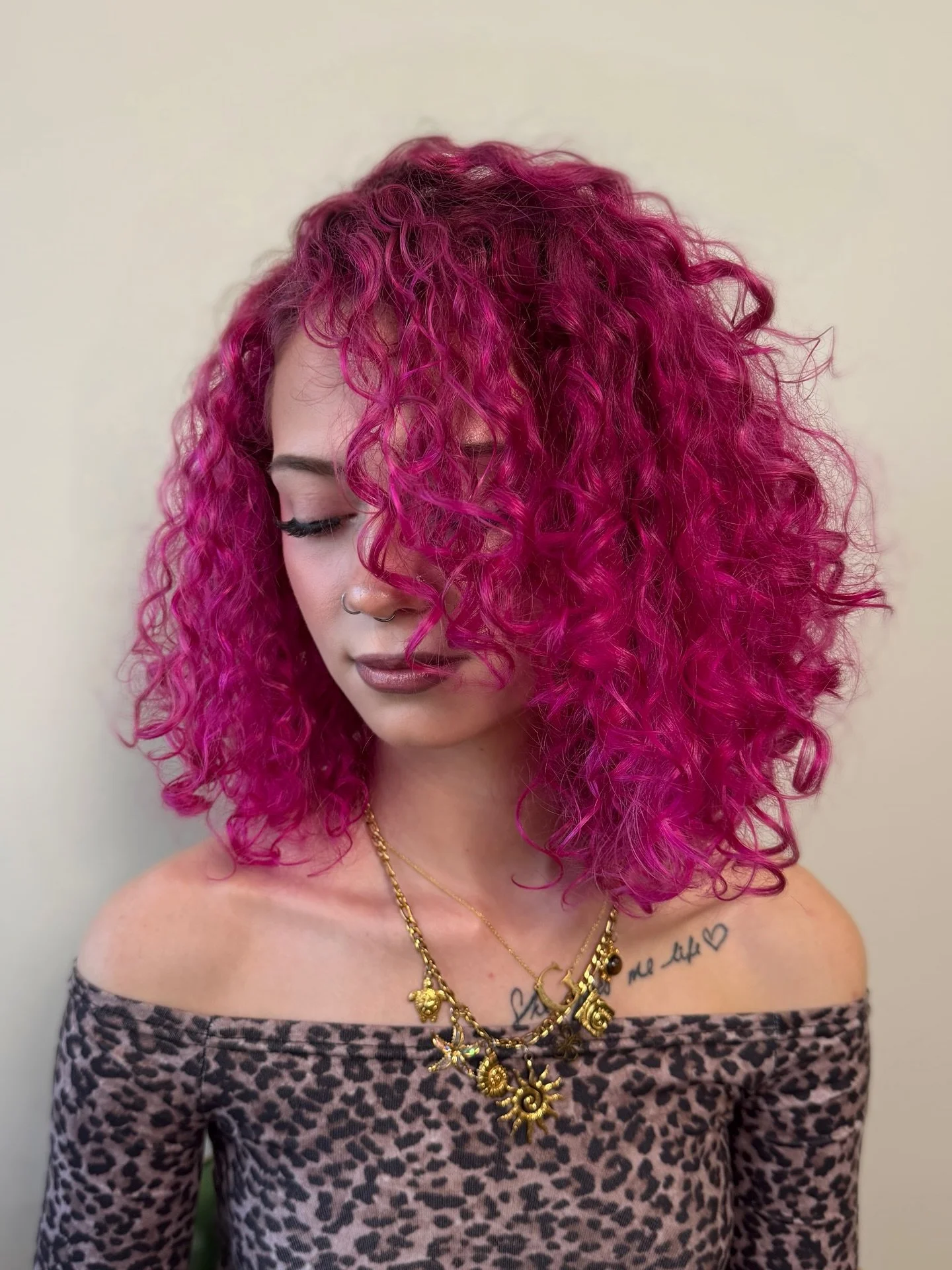 When your curls match your aura 💓✨💖 @athena_does_hair @styledbyjesjkalyn