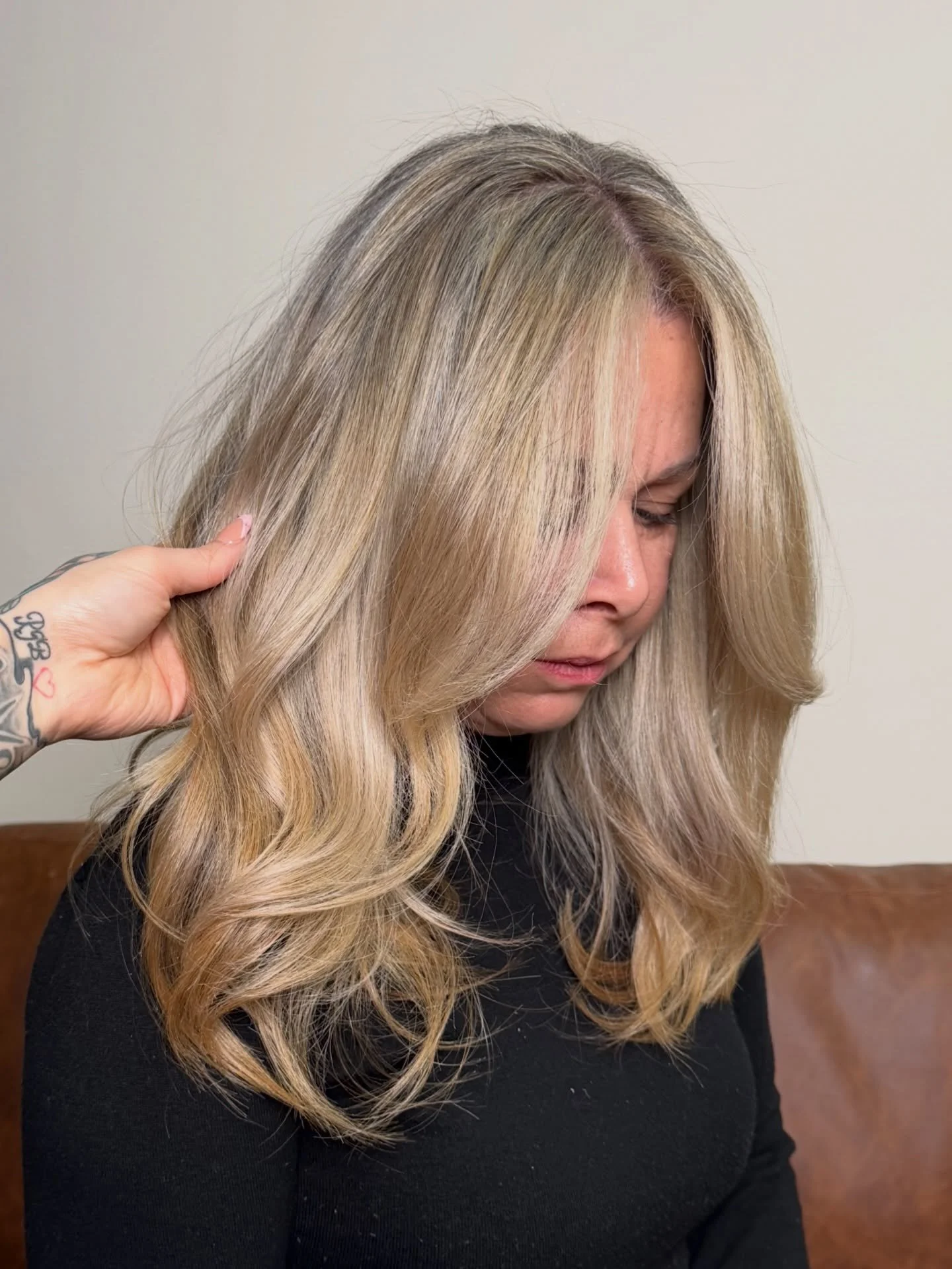 Blonding session with Tiffany 🤩✨ @haircometrue