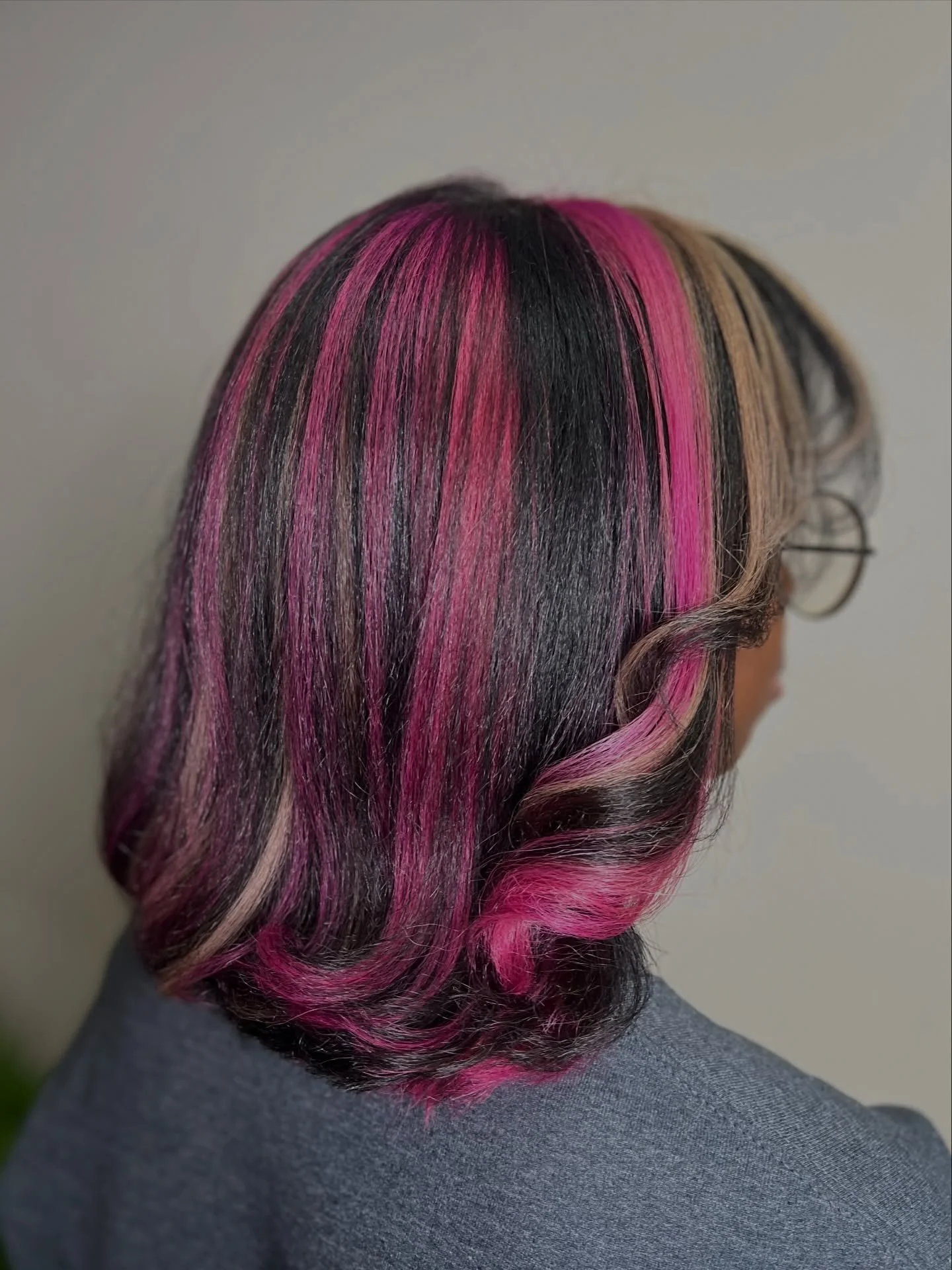 Tiffany got to have some fun with this neapolitan creation! 😍🩷 @haircometrue