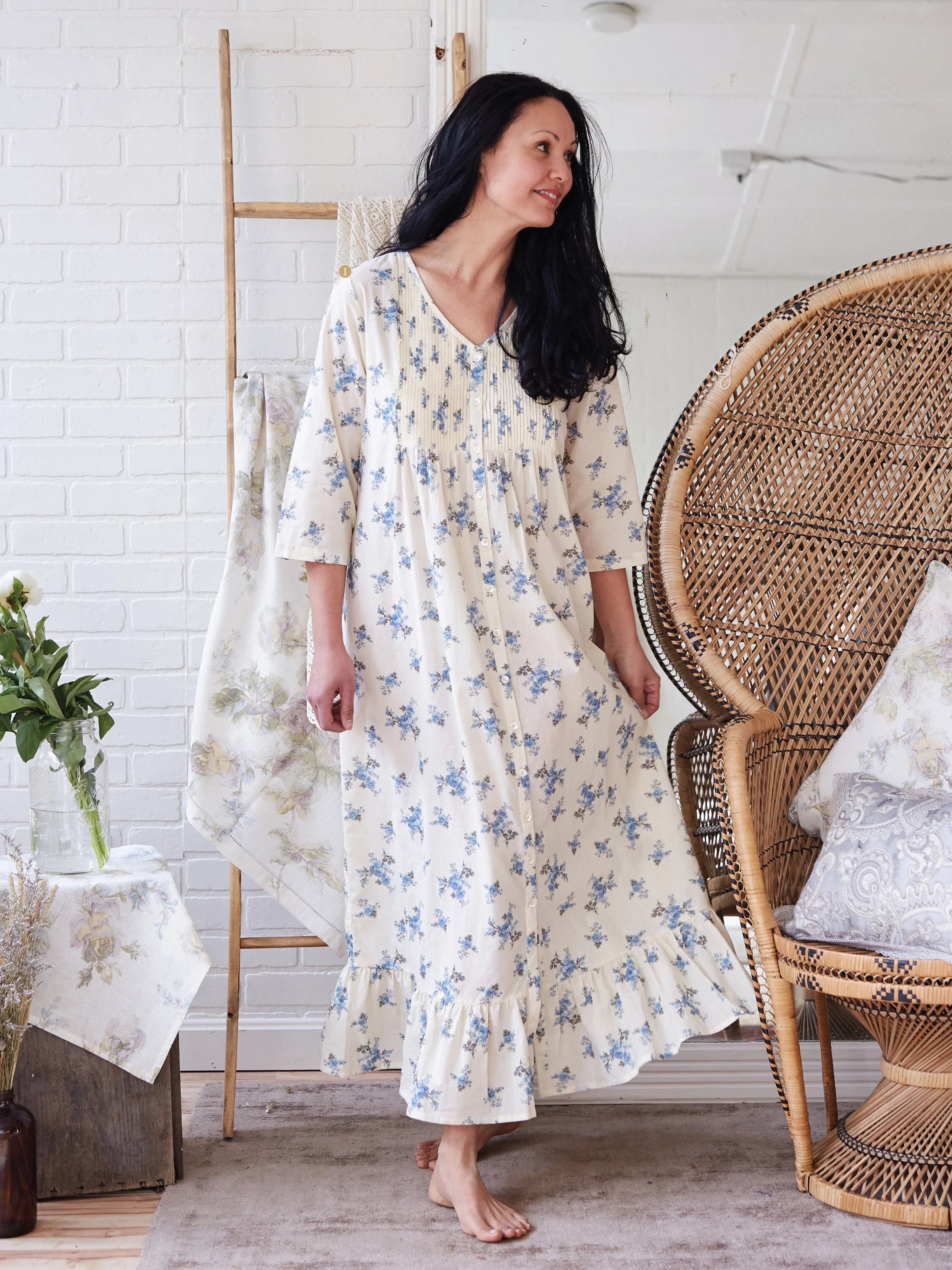 F18-Wholesale-Apparel-Catalog-HiRes-Pages-22.jpg