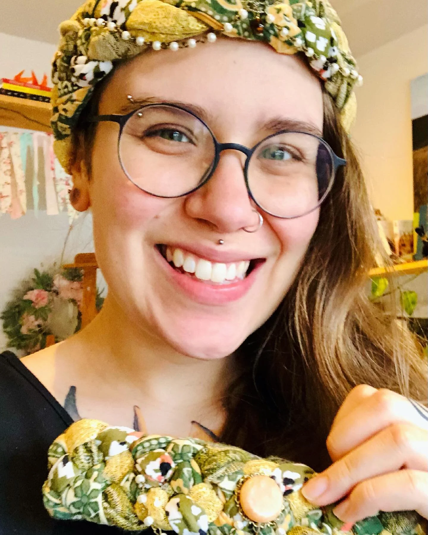 @curriedmyrrh made these gorgeous headpieces for me and baby Dara! It’s gonna be so adorable to match! 😍❤️ thank you @michelsenelizabeth this was such a wonderful gift! #handmade #artist #craftsman