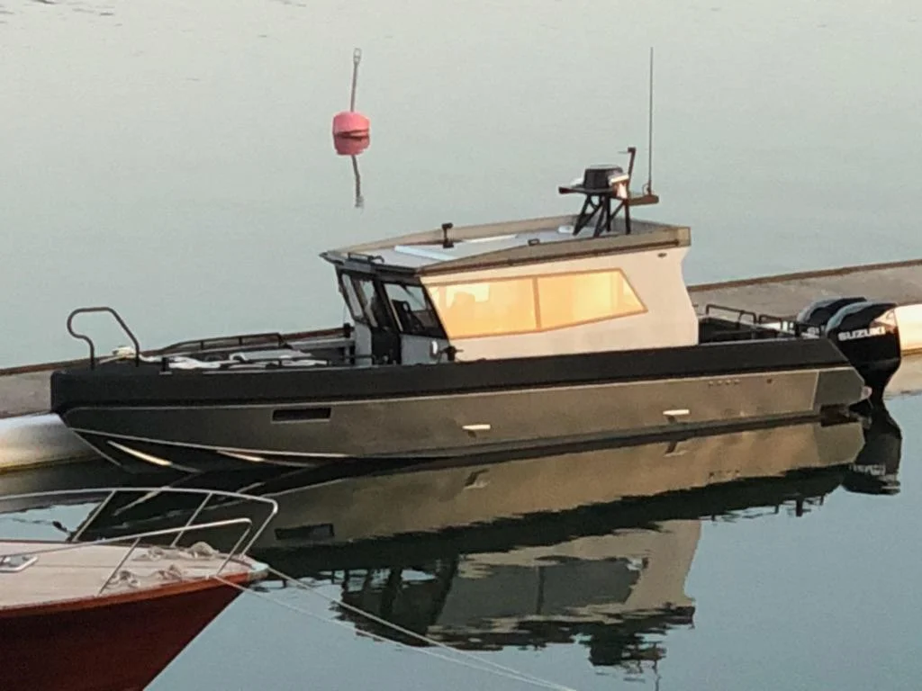 V100-MFC 3 vid brygga.jpg