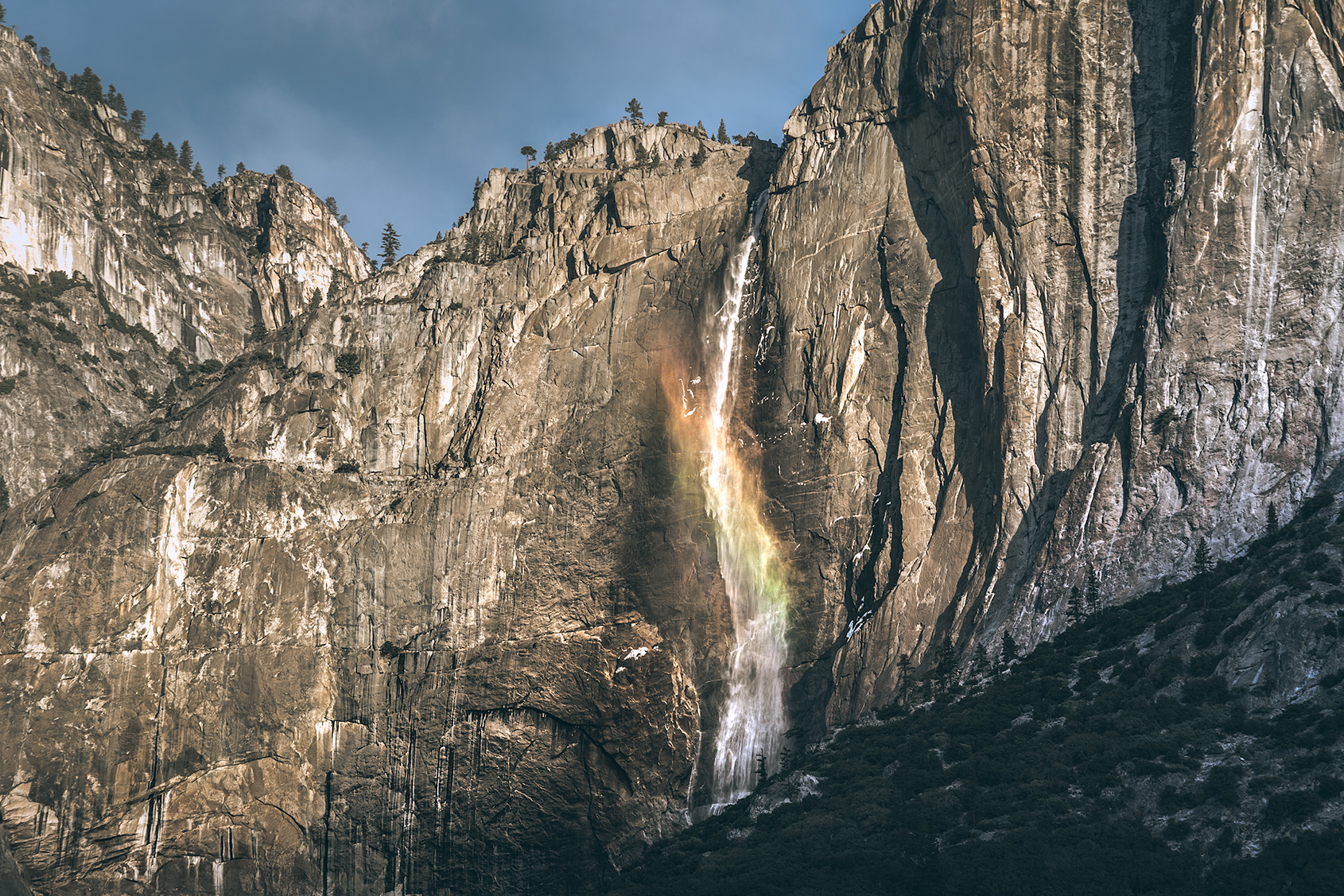 yosemite_falls_rainbow.jpg