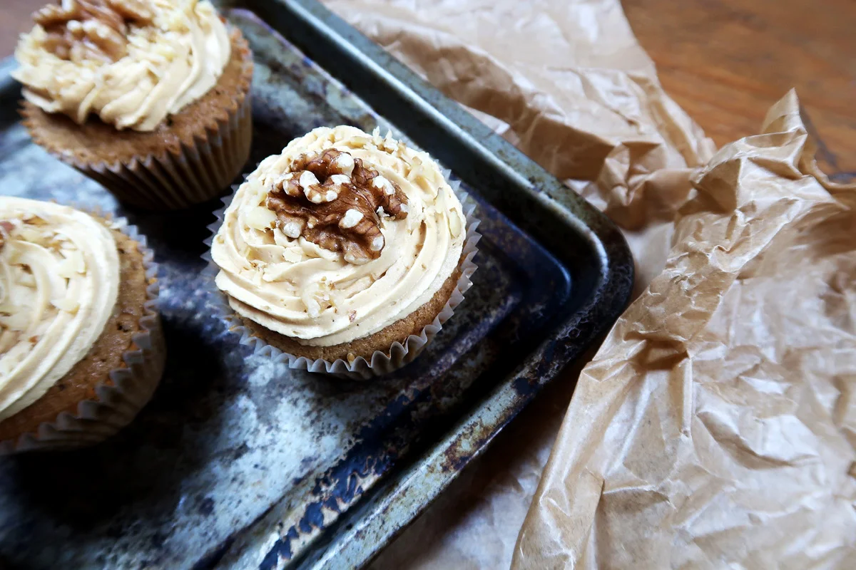 coffee_and_walnut_cupcakes.jpg