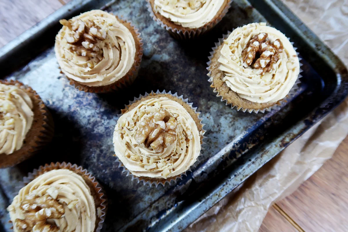 coffee_and_walnut_cupcakes6.jpg