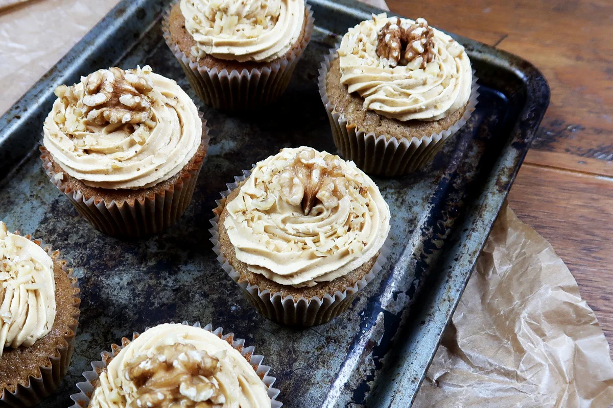 coffee_and_walnut_cupcakes91.jpg