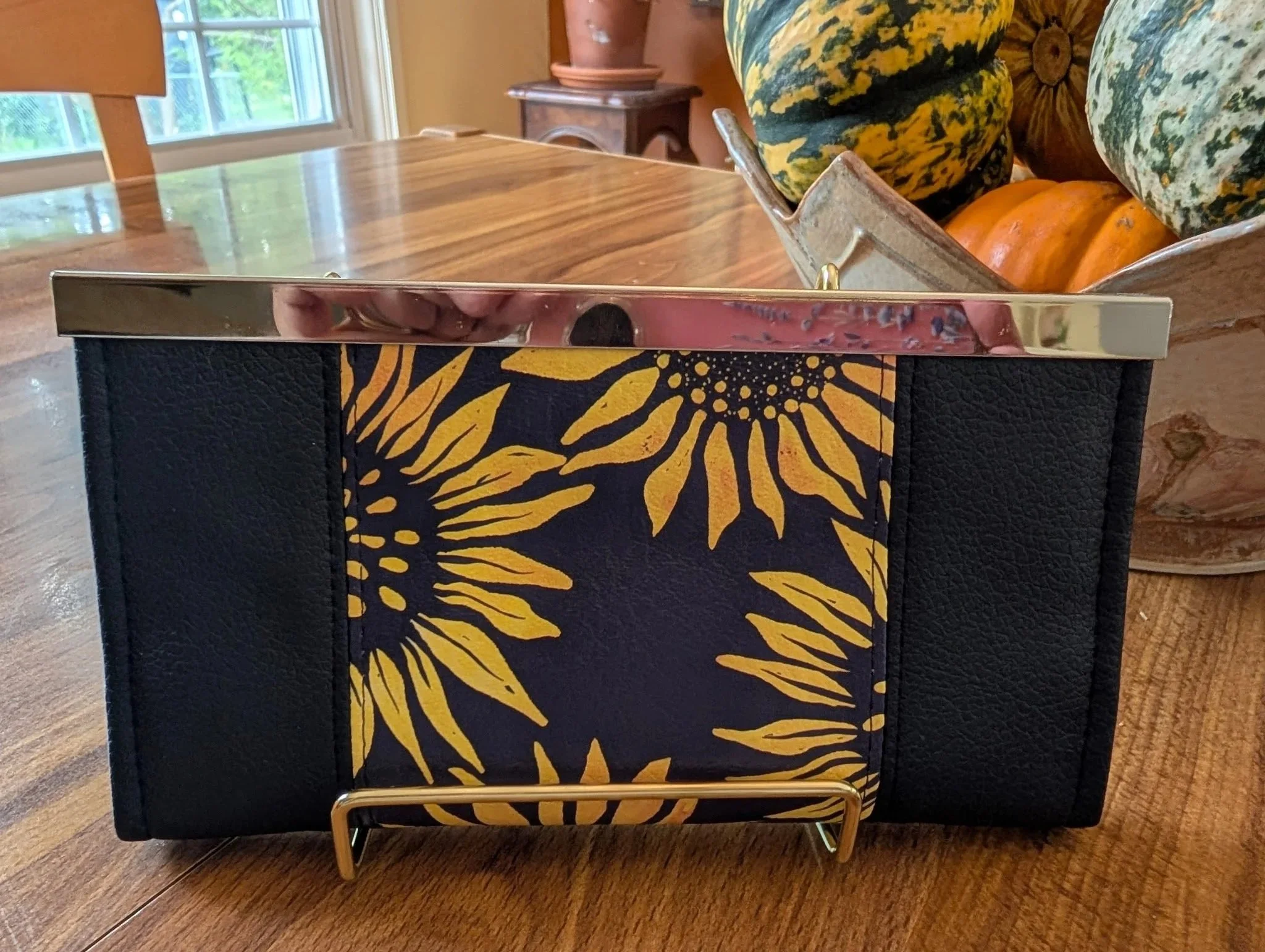 Framed+Clutch+Wallet2.jpg