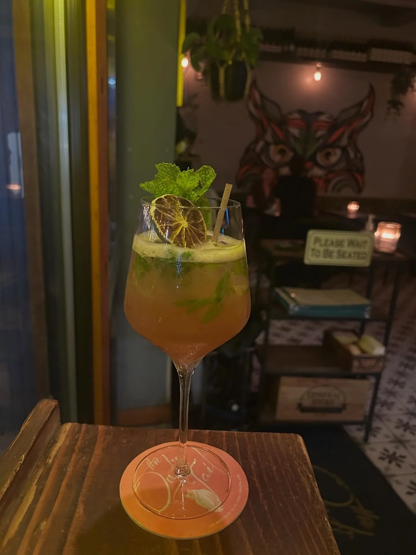 This summer has been one for the books! Toast the last weekend with our very own
Tail of Summer: gin, Cynar, cava, lime, mint, demerara
A slightly bitter but oh so refreshing spritz (inspired by the fabulous @cat.bark.er releasing her first single
#t