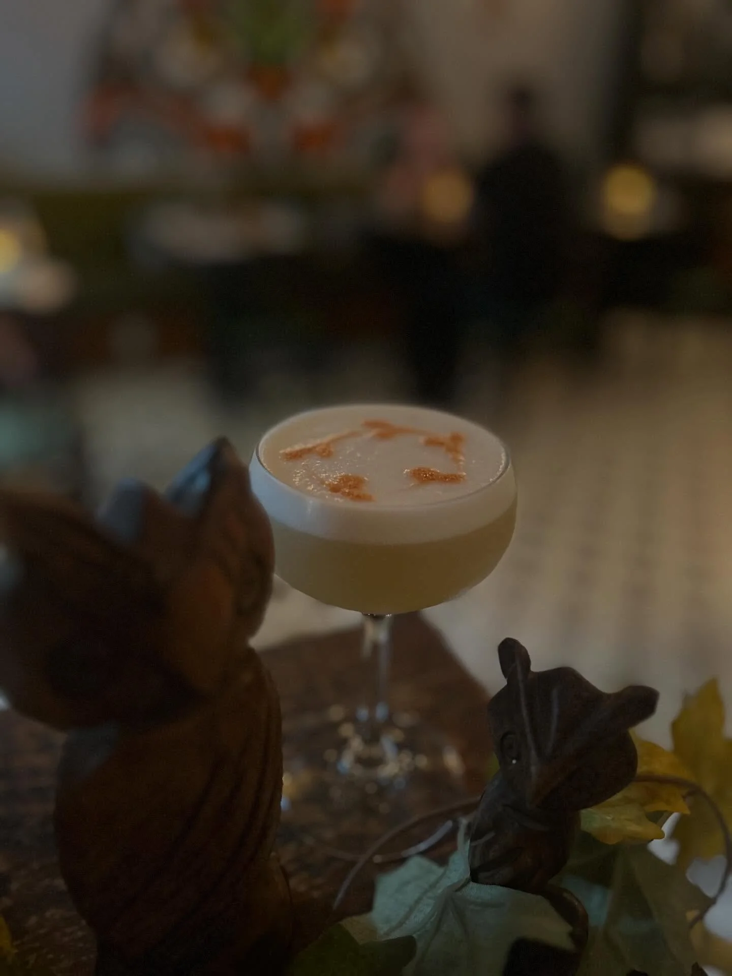 Owl recommended &amp; approved, our Fall Sour can make any day better! 
Bourbon, orange cura&ccedil;ao, spiced syrup, lemon, egg white, toasted pecan bitters
#cheers #craftcocktails #nyccocktails #bartender #uws #liveyourbestlife #owlstail