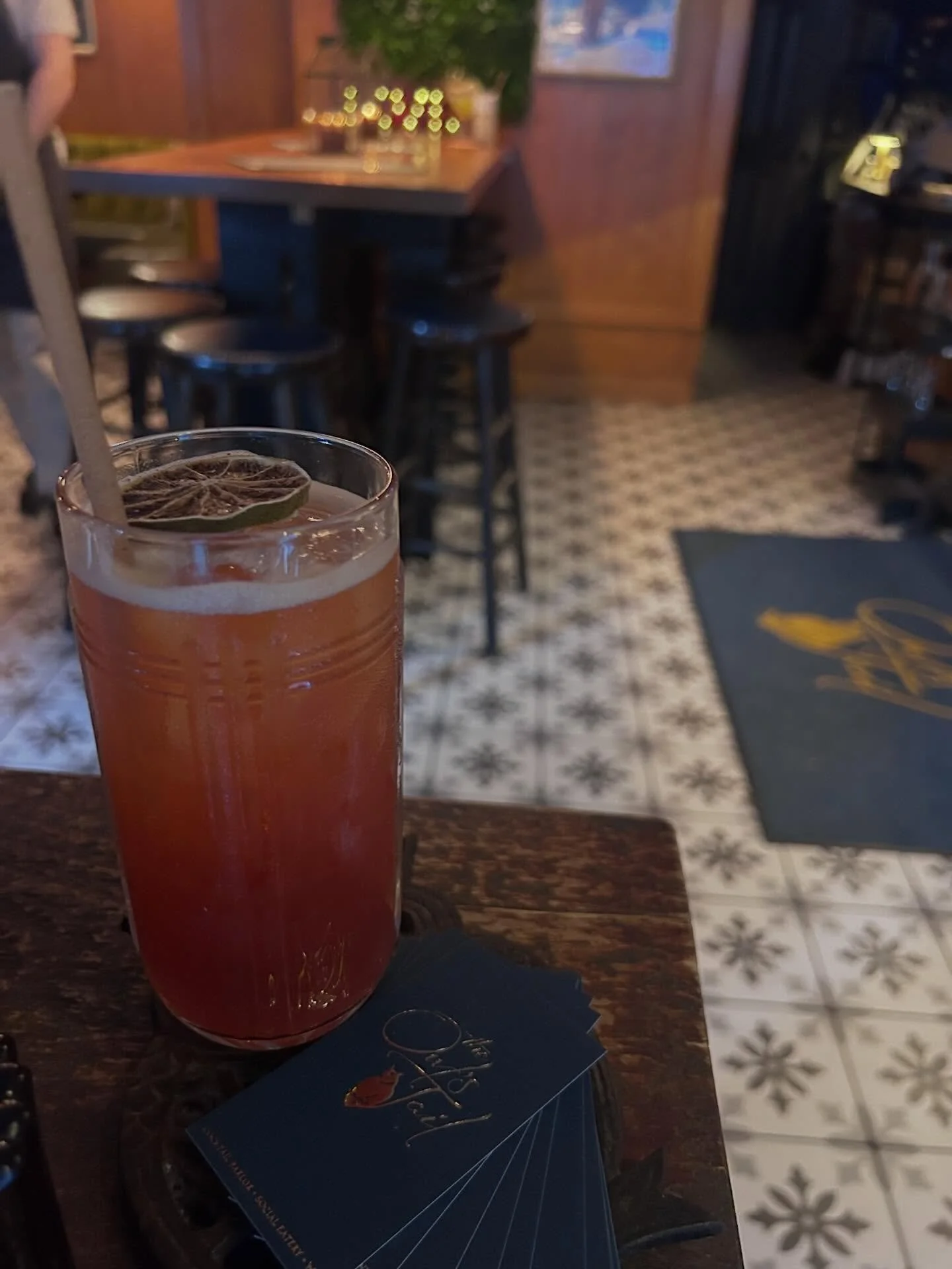 This is not an April Fool&rsquo;s Joke! Our &ldquo;Let&rsquo;s Get Spritzy&rdquo; cocktails are $12 on happy hour Monday-Thursday 4:30-6:30!!!
.
.
.
#cheers #craftcocktails #nyccocktails #uws #owlstail