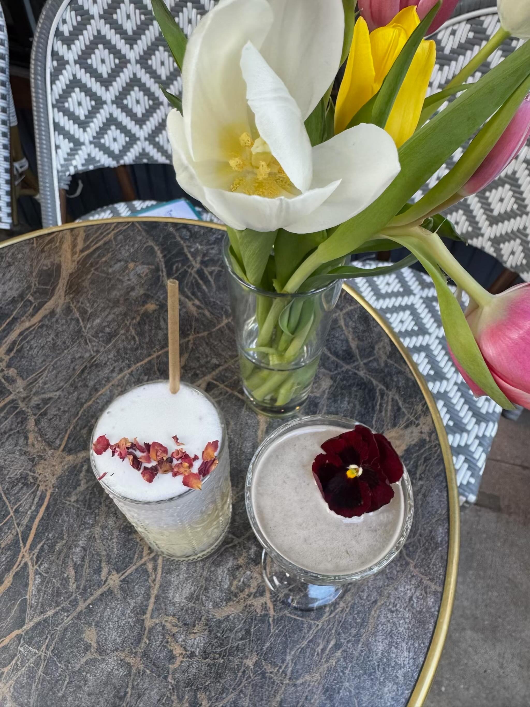 Happy Mother&rsquo;s Day to all the mamma&rsquo;s, mother figures, those missing their moms &amp; those longing to be moms&hellip; cheers to you!!!!
.
.
.
#cheers #craftcocktails #nyccocktails #uws #owlstail