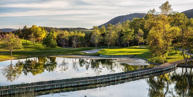 twin-oaks-golf-club.jpg