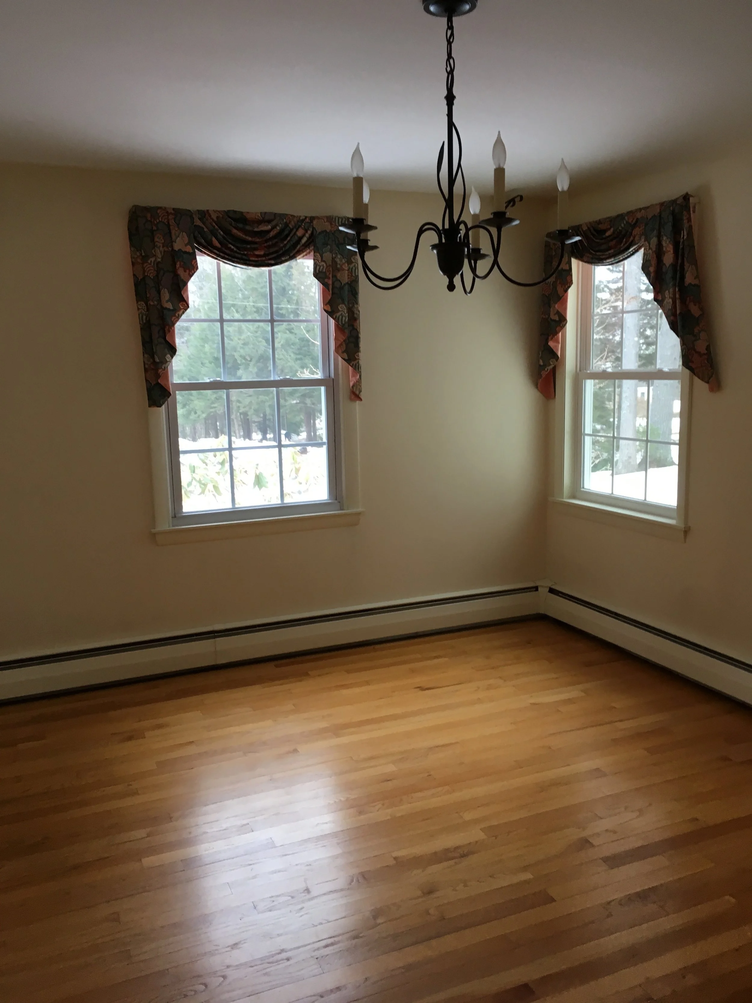 New London Cape Dining Room-Before