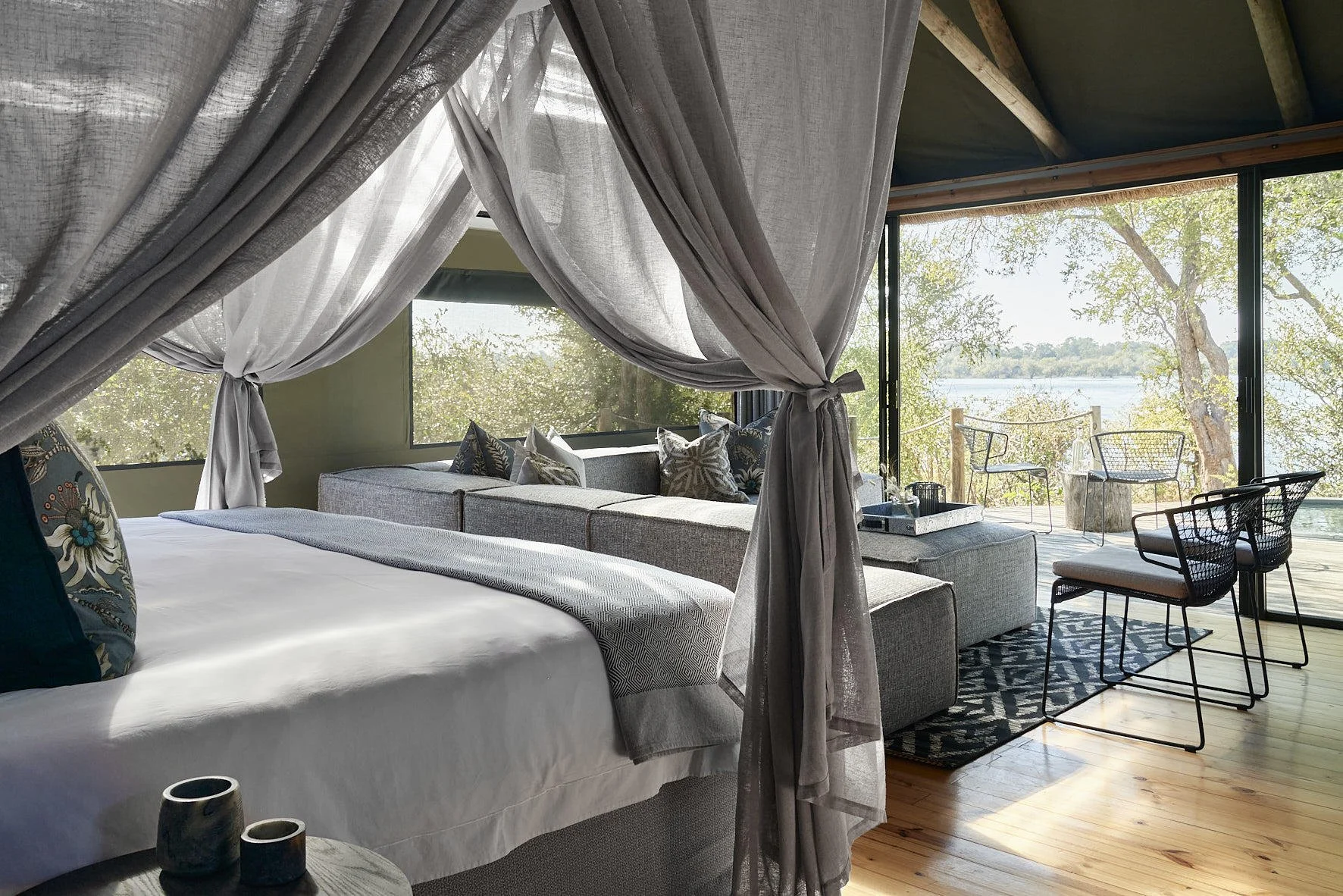 mw210604riverlodge_42_004.jpg