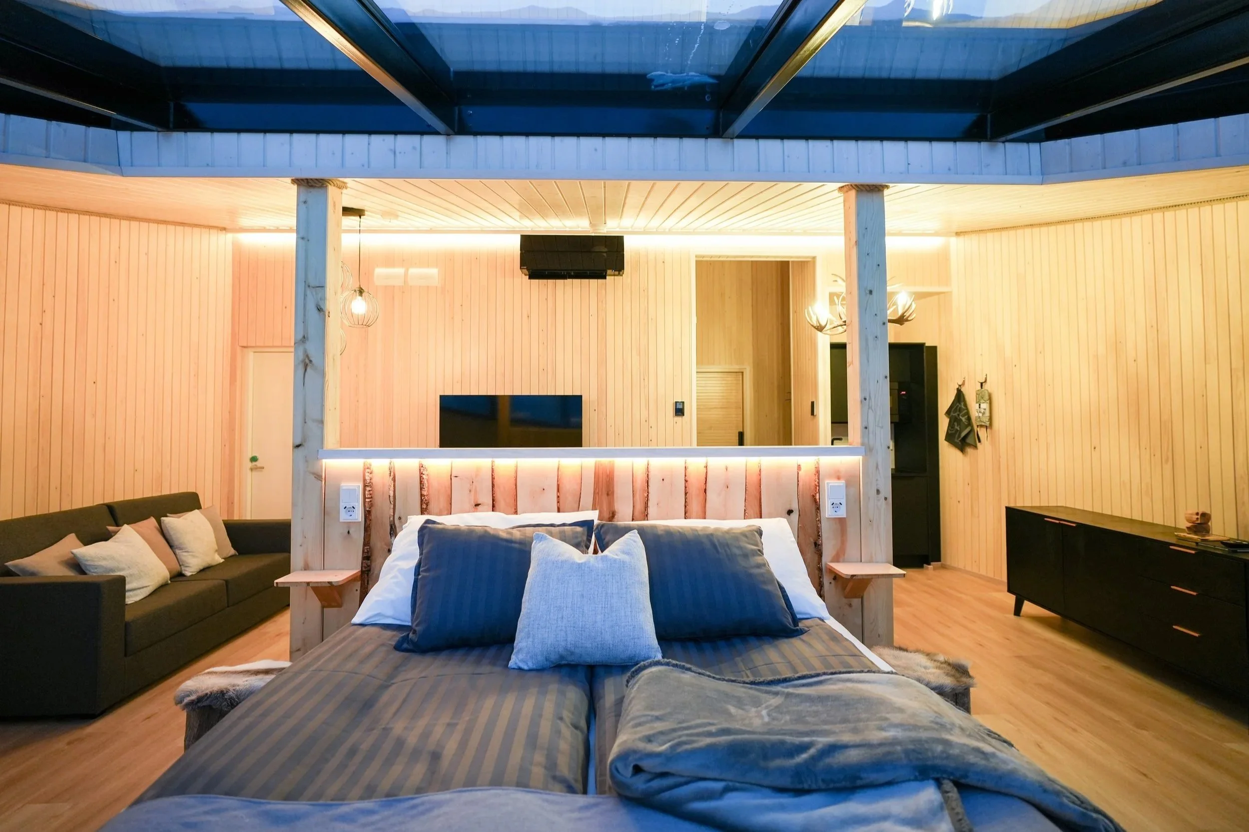 Livo_interior_2.jpg