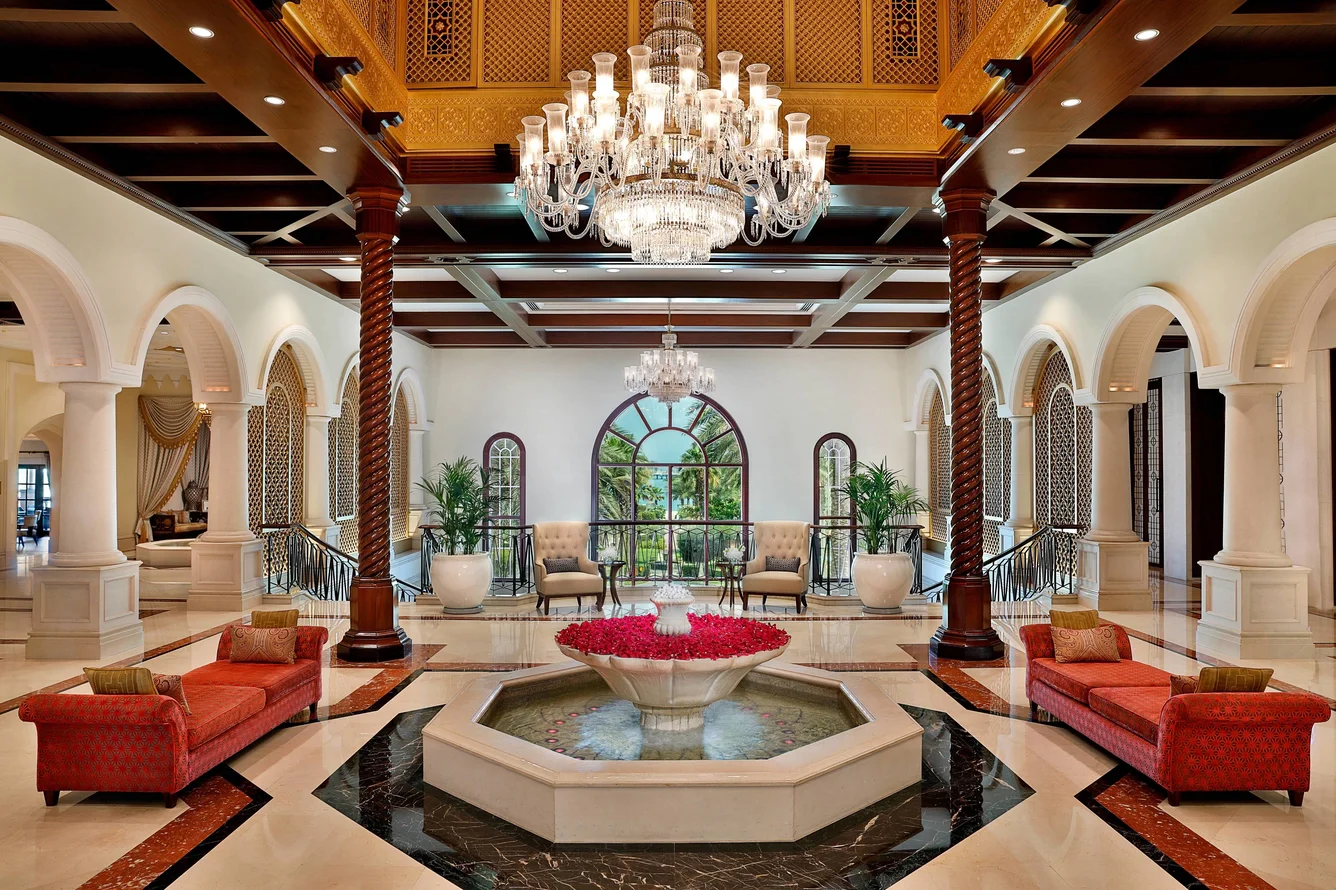 dxbrz-lobby-9362-hor-clsc.webp