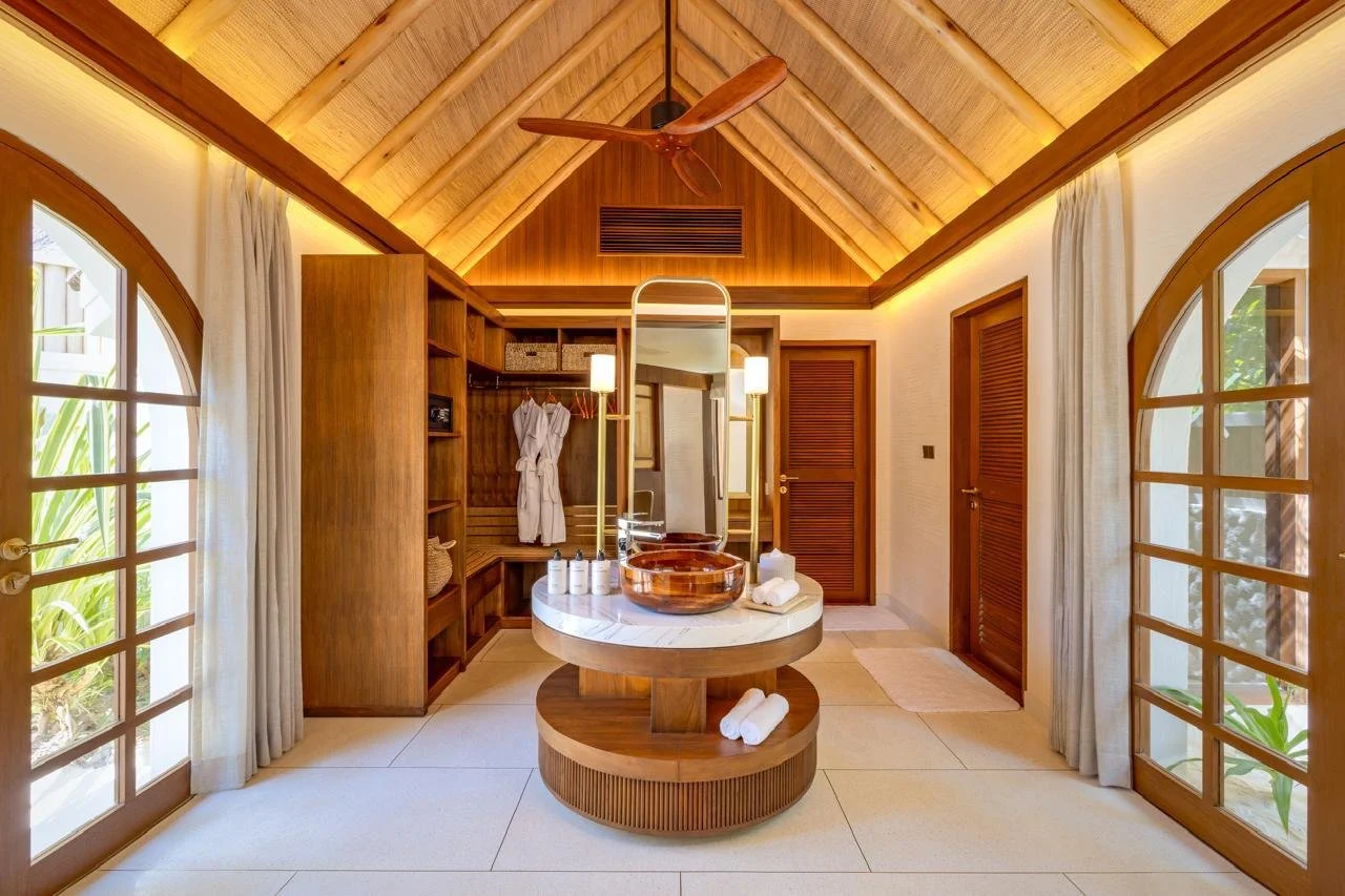 RAH GILI MALDIVES_Beach Pool Villa_Dressing Room.jpg
