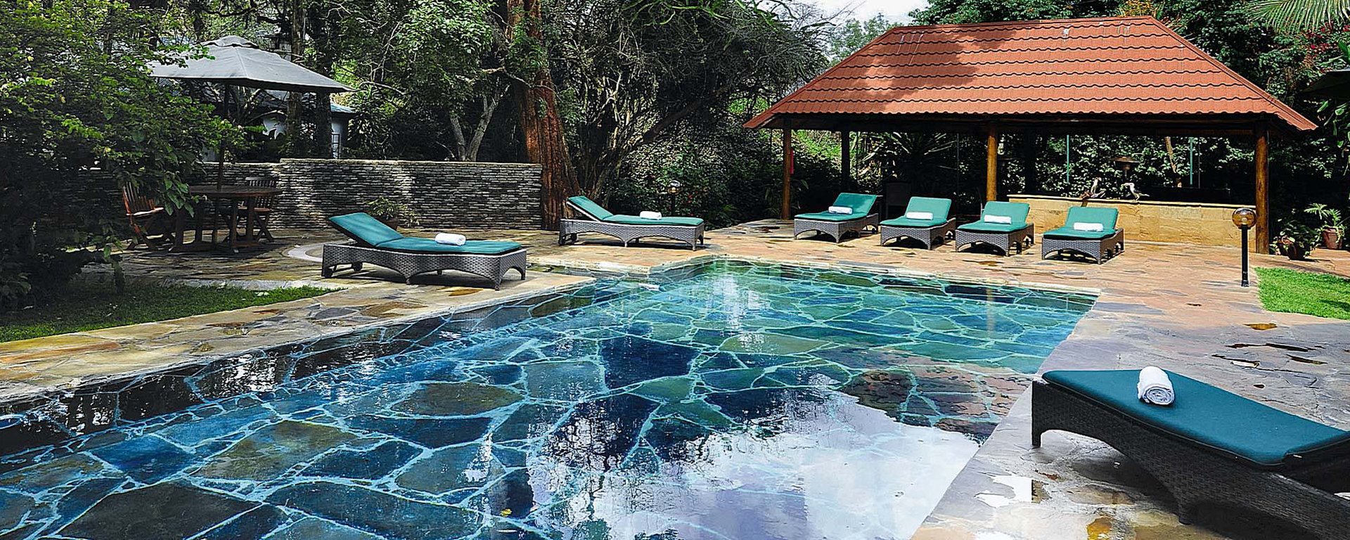 banner-karenblixencottages61.jpeg