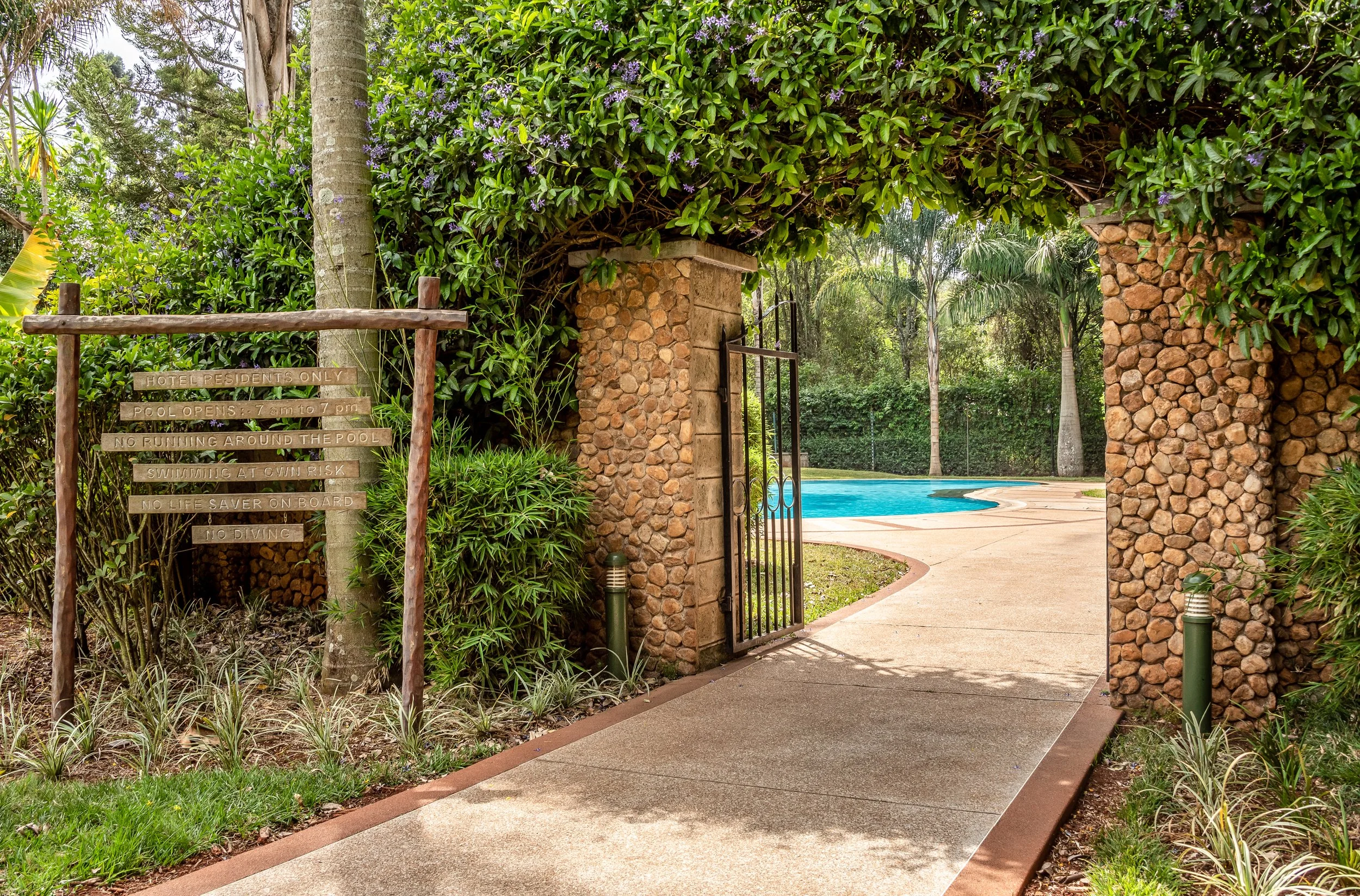 Entrance to the pool.jpg