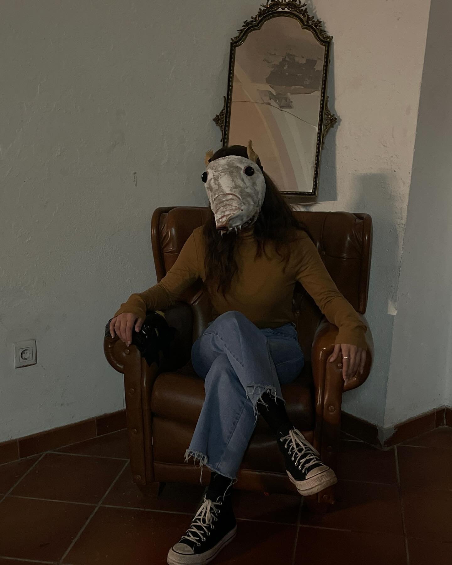 Pig wants to bum a smoke. Do you have one for her?
@ana_patriarcaa @crookedcrowmasks #crookedcrowmasks #maskart