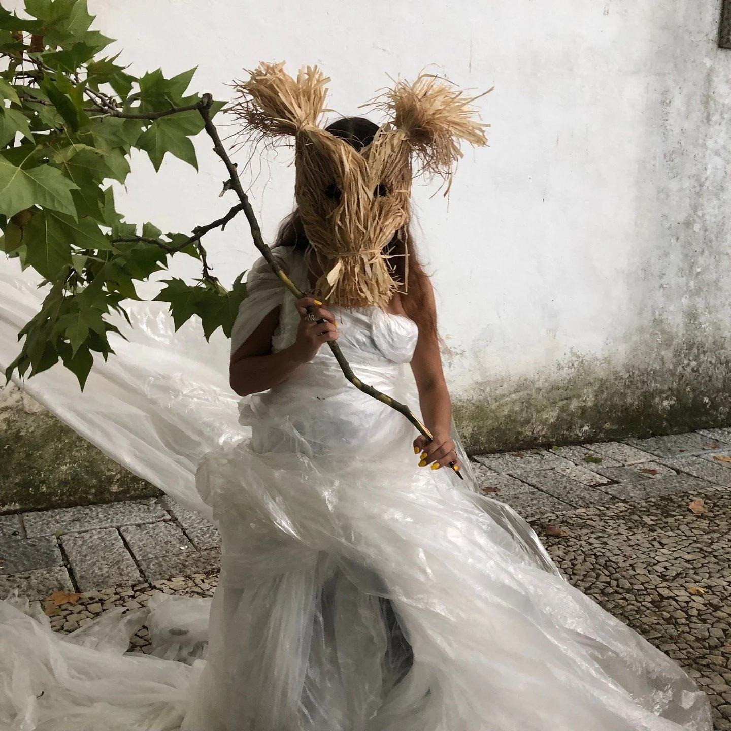 Raffia Masks for Photos, Videos, Halloween, Masquerades, Parades, and Special Events
#halloween #scarecrowmask #crookedcrowmasks