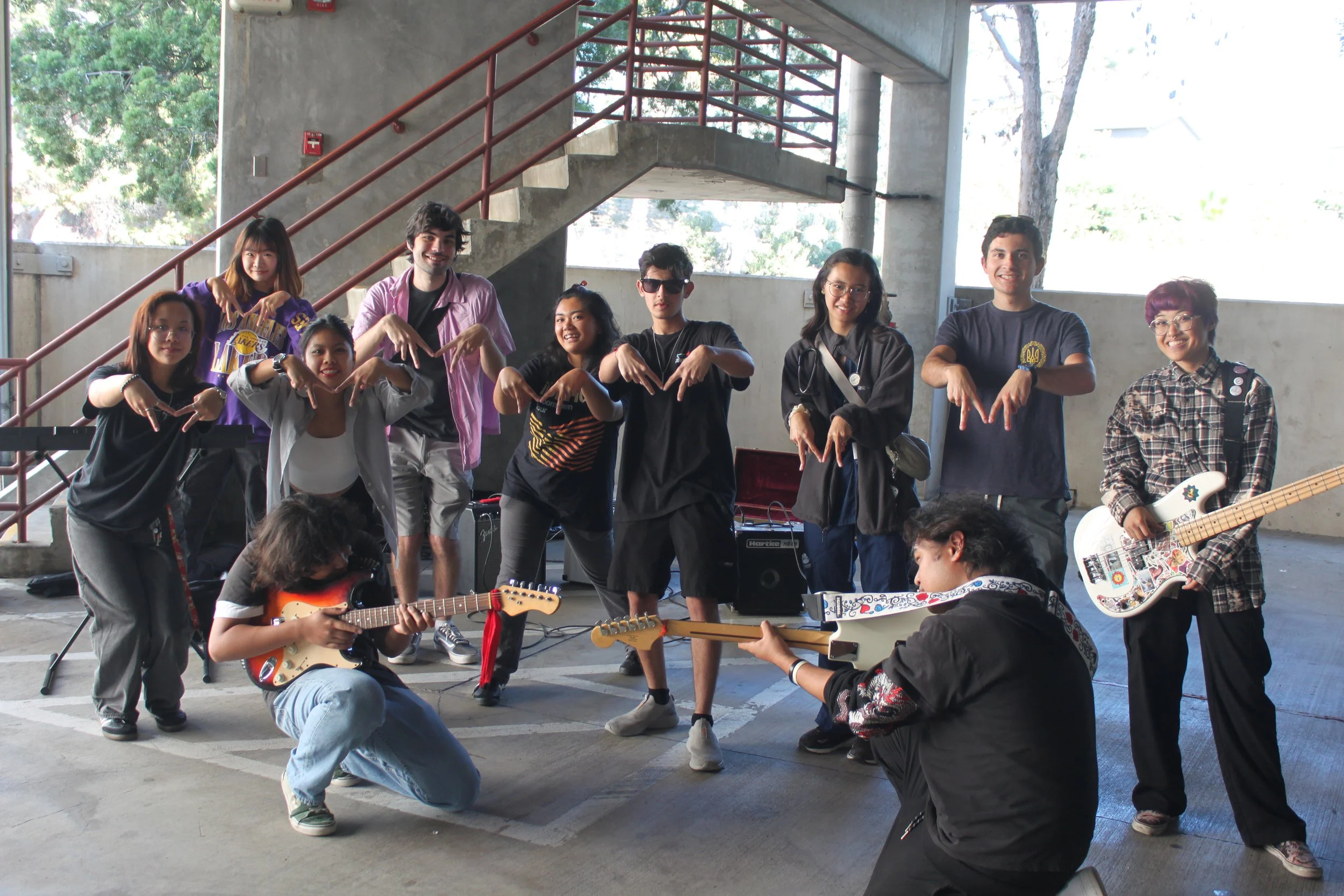 MUSIC AUX APSA.JPG