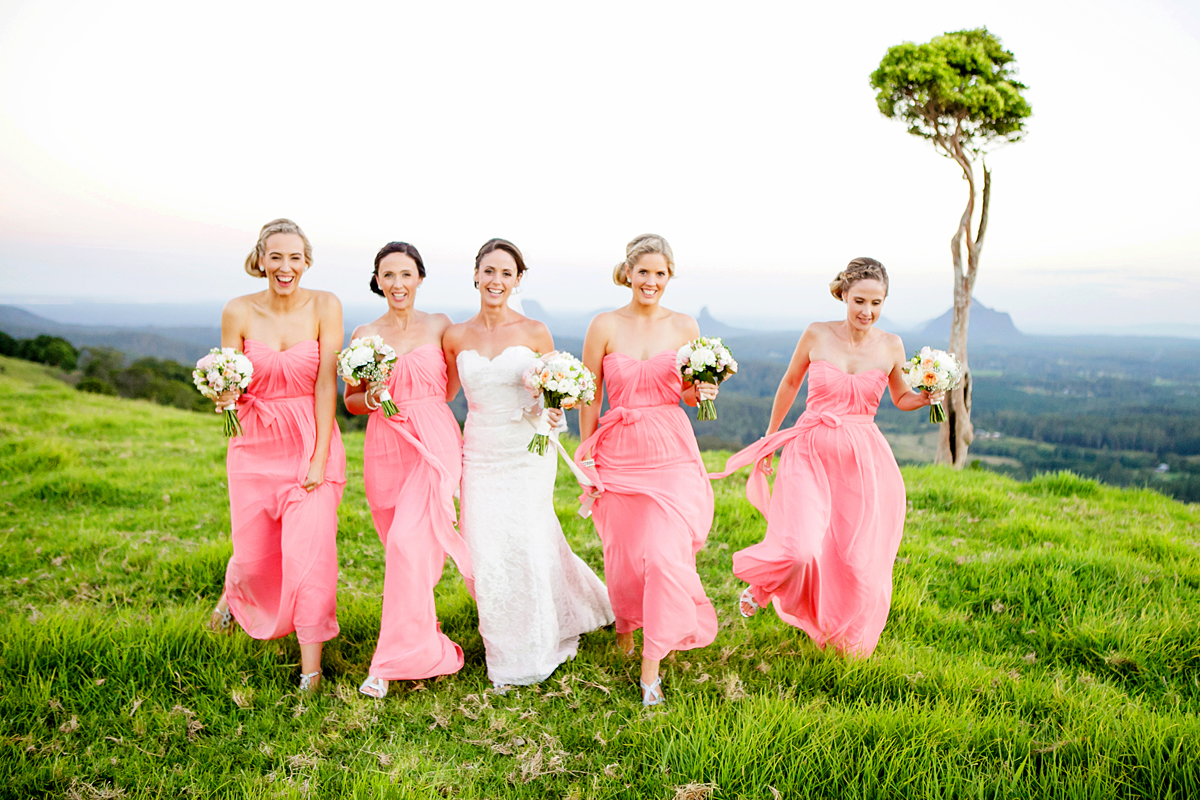 one-tree-hill-bridesmaids-photography.jpg