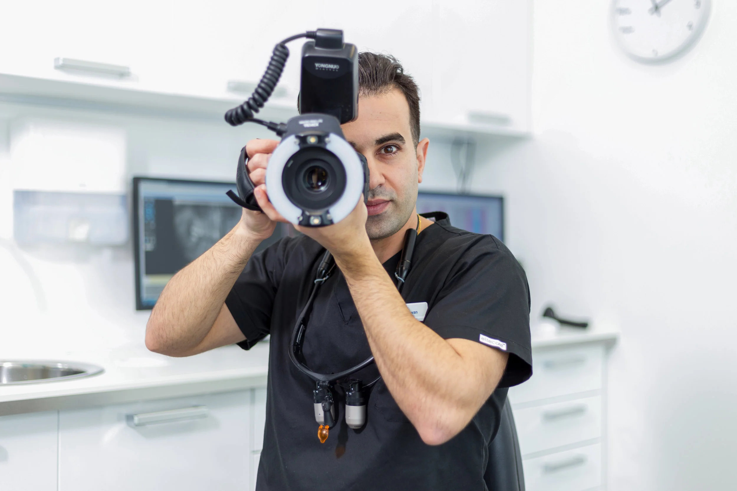 How to choose the right cosmetic dentist