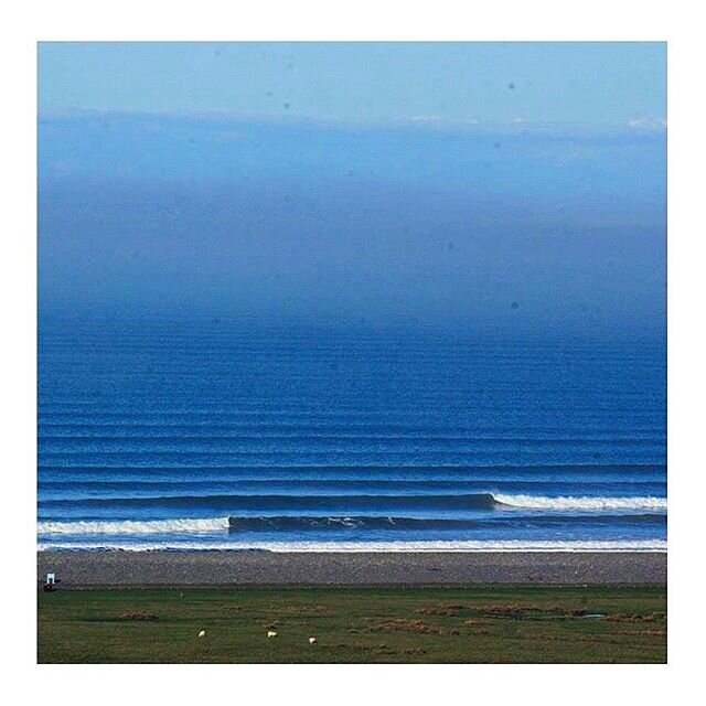 Rolling horizon // North Devon⠀
⠀
📸@surfingdevon⠀
⠀
#kernow #cornwall #kernowmapco #surftravel #surfing #map #waves #summer #coastline #explore #adventure #present #giftsforher #giftsforhim #art #surfgift #surfdevon #surf #surfgb #coastline #surfuk 