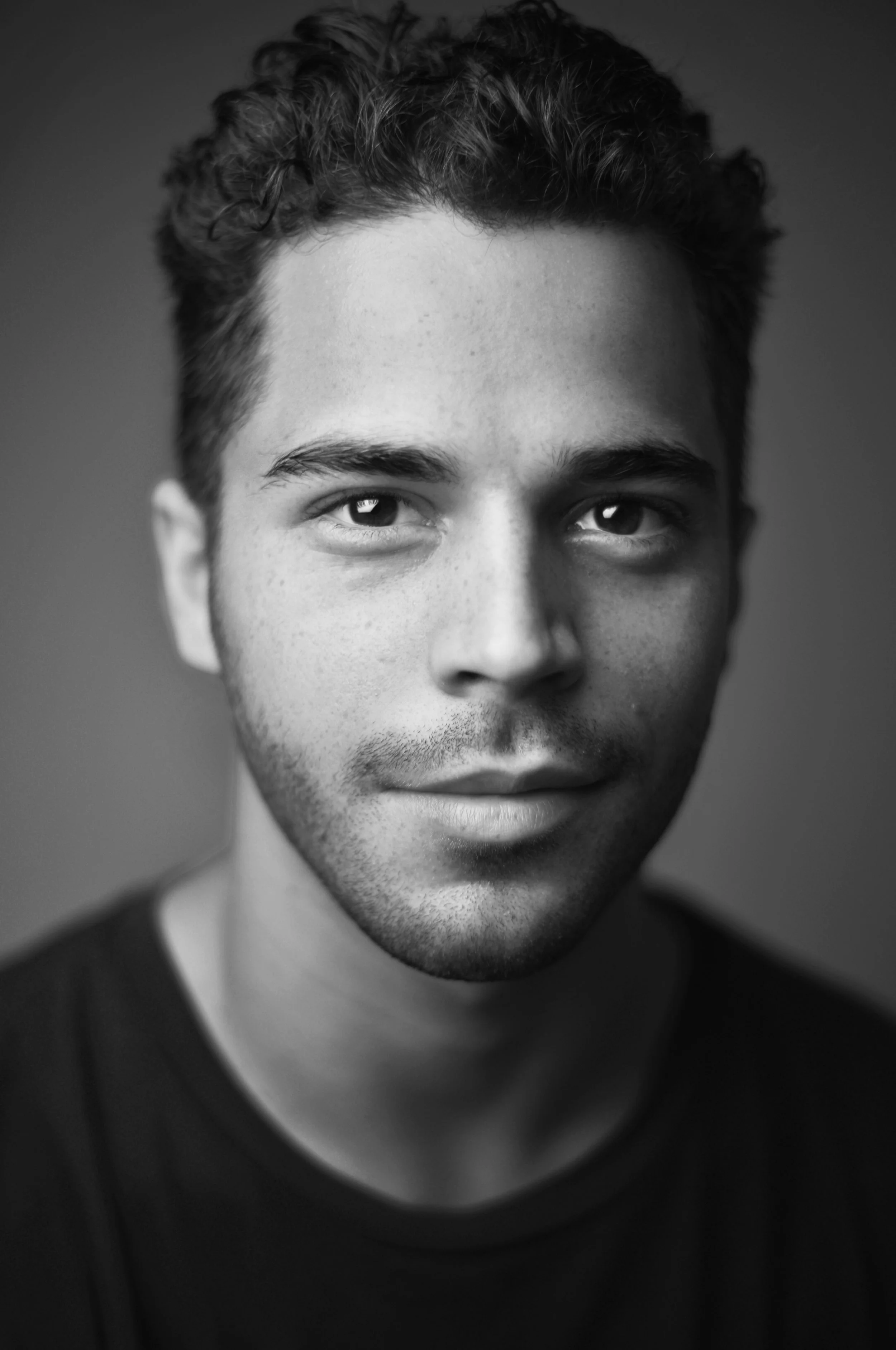Will Thompson was born in 1994 in South-East London. After being introduced to dance during his first few years at secondary school, his training began on the Trinity Laban CAT scheme while also being part of Shoreditch Youth Dance. After two years Thompson went on to Rambert School, receiving a BA HONS in 2016. During his last year of training he was one of the selected artists to take part in DV8 Physical Theatres Professional Development programme. Since, his work within theatre and dance has expanded across both stage and film. Thompson has worked with and performed in creations by Hannes Langolf, INNE|Iván Pérez, Johannes Wieland, Maciej Kuźmiński and Maxine Doyle amongst other directors, choreographers and collaborators, which have been created and performed both internationally and within the UK. Photo credit: www.jack-thomson.com