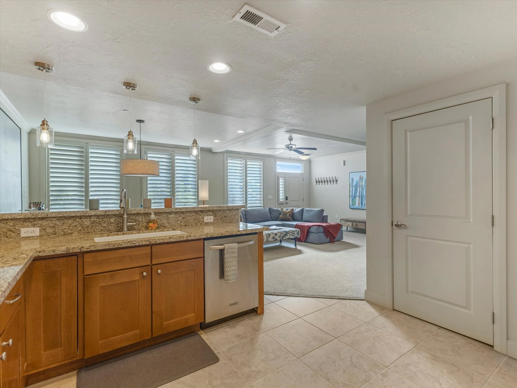 kitchen 1 88 S 900 E #113.jpg