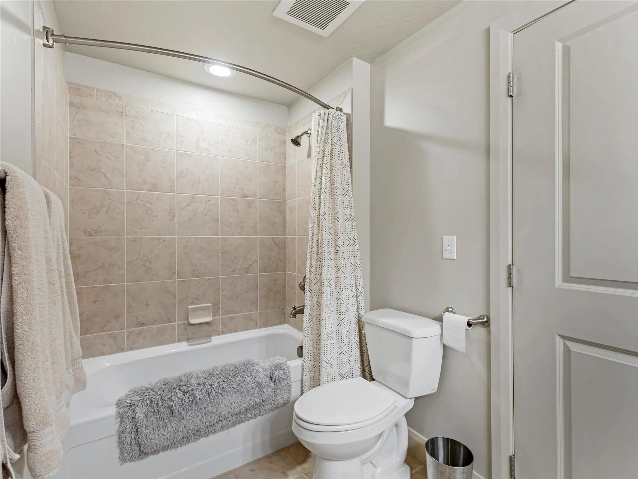 bath 1 88 S 900 E #113.jpg