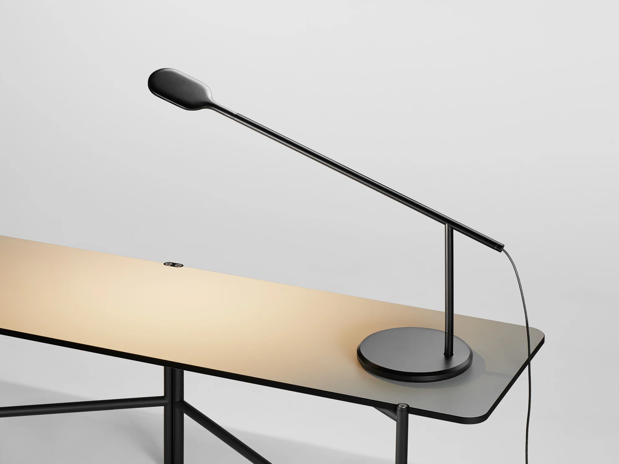 HyperTableLamp_web.jpg