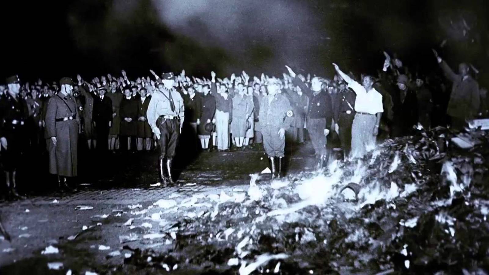 los-nazis-no-quemaron-tantos-libros-como-nosotros.jpg